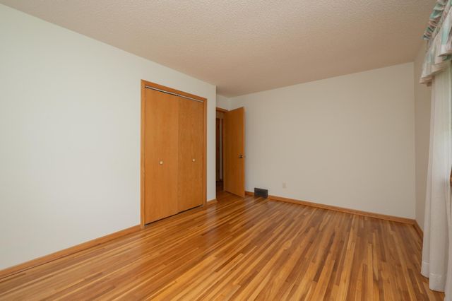 671 58th Avenue NE, Fridley, MN 55432