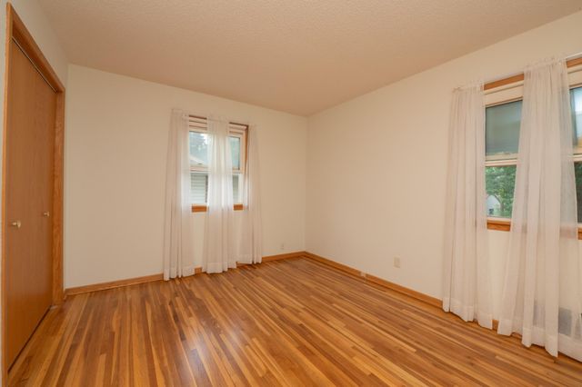 671 58th Avenue NE, Fridley, MN 55432