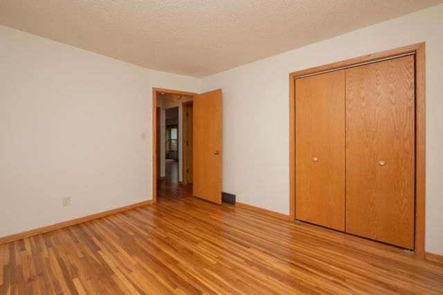 671 58th Avenue NE, Fridley, MN 55432