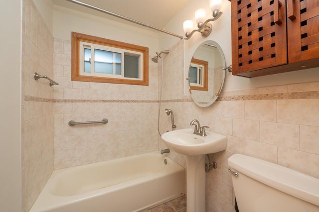671 58th Avenue NE, Fridley, MN 55432