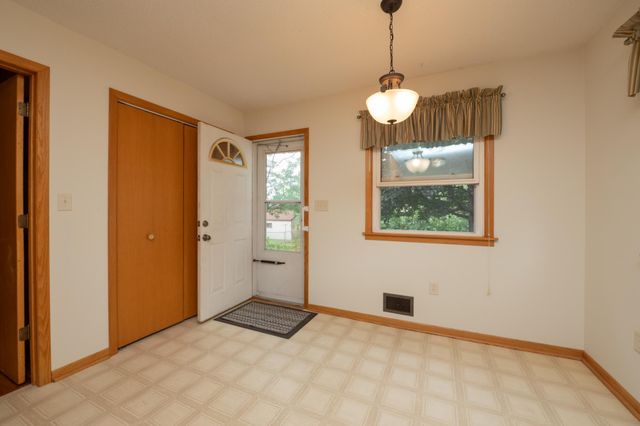 671 58th Avenue NE, Fridley, MN 55432