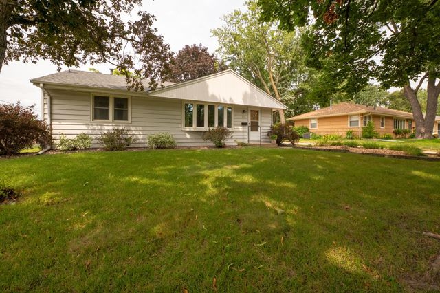 671 58th Avenue NE, Fridley, MN 55432