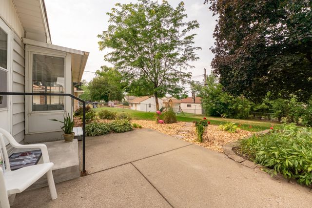 671 58th Avenue NE, Fridley, MN 55432