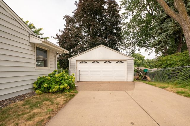 671 58th Avenue NE, Fridley, MN 55432