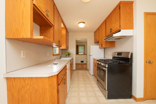 671 58th Avenue NE, Fridley, MN 55432