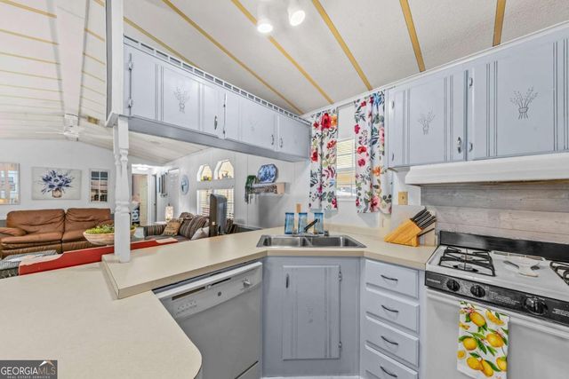 111 Little Riverview Road, Eatonton, GA 31024
