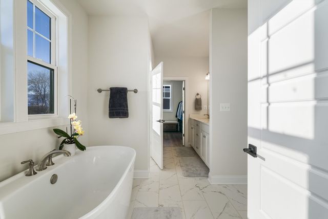 779 ARBOLEDA DR, Crozet, VA 22932