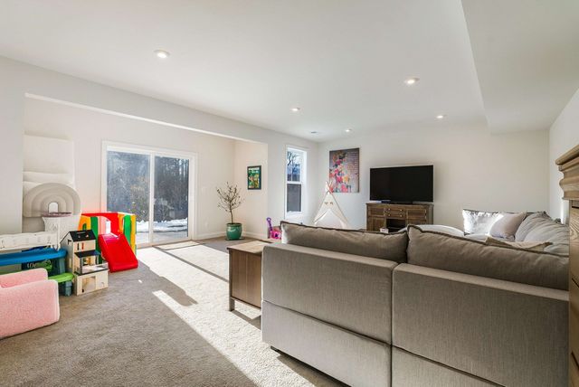 779 ARBOLEDA DR, Crozet, VA 22932