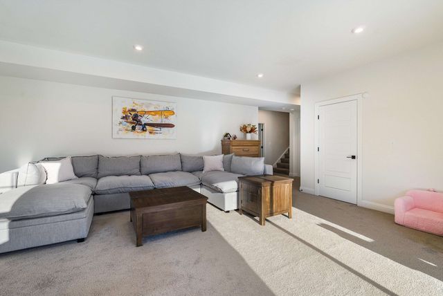 779 ARBOLEDA DR, Crozet, VA 22932