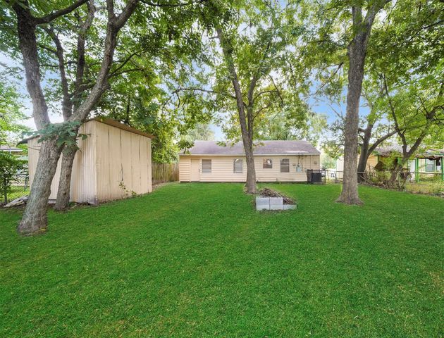 2509 Lancaster Lane, Pasadena, TX 77506