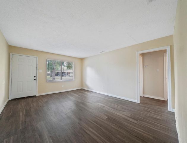 2509 Lancaster Lane, Pasadena, TX 77506