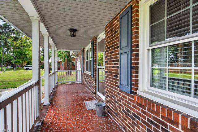 5504 Buckhorne CT, Suffolk, VA 23435