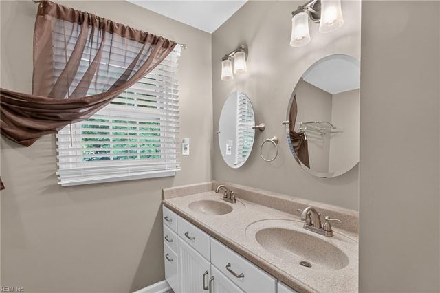 5504 Buckhorne CT, Suffolk, VA 23435