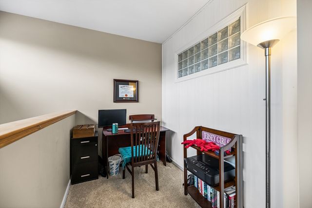 40 Mountain Lakes Trl, Groton, MA 01450