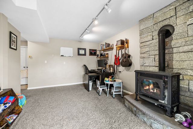 40 Mountain Lakes Trl, Groton, MA 01450
