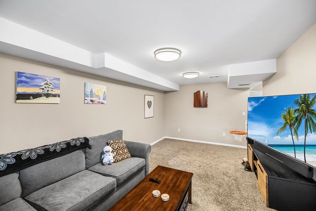 40 Mountain Lakes Trl, Groton, MA 01450