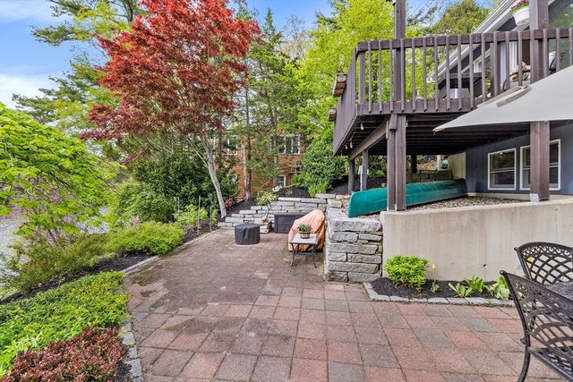 40 Mountain Lakes Trl, Groton, MA 01450
