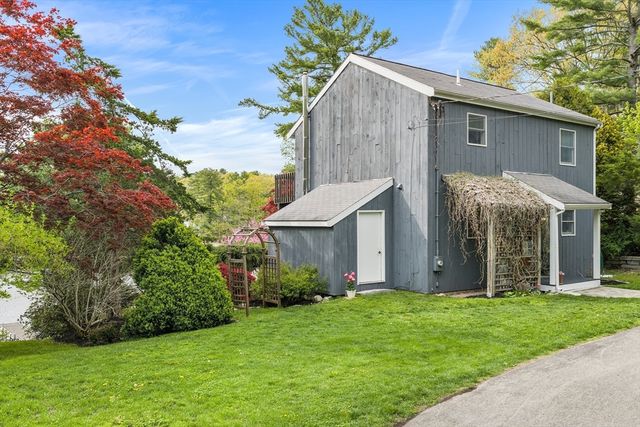 40 Mountain Lakes Trl, Groton, MA 01450