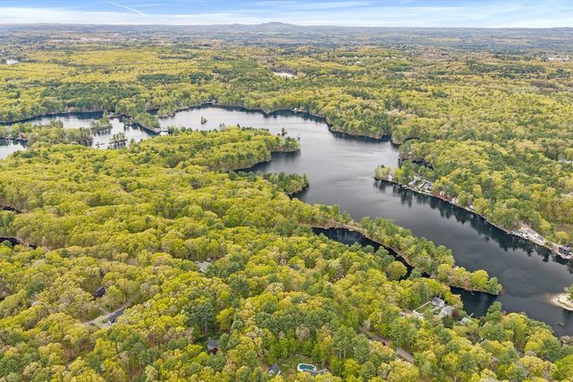 40 Mountain Lakes Trl, Groton, MA 01450