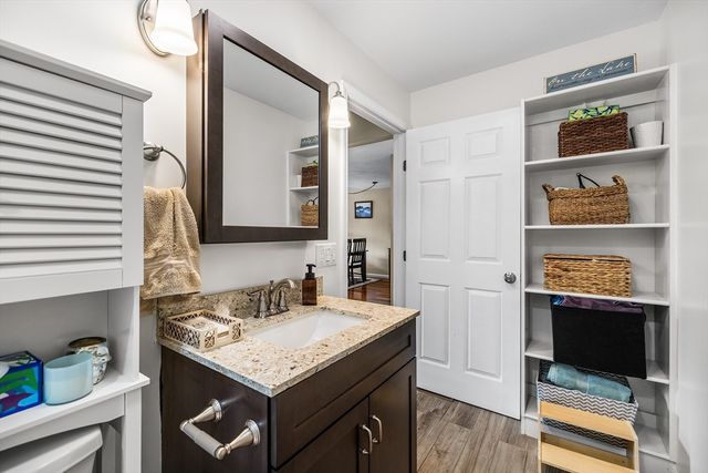 40 Mountain Lakes Trl, Groton, MA 01450