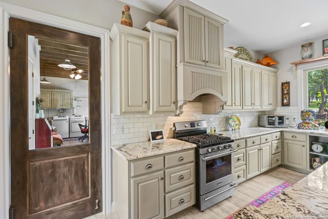 2467 Palomino Springs, Bandera, TX 78003