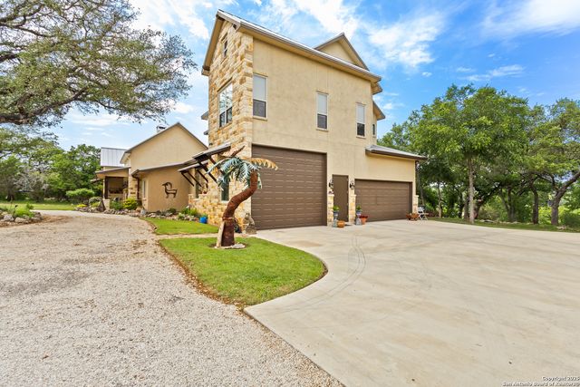 2467 Palomino Springs, Bandera, TX 78003