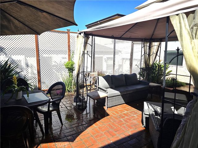 1830 Stanley Avenue, Signal Hill, CA 90755