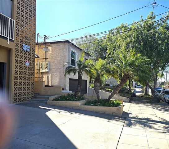 1830 Stanley Avenue, Signal Hill, CA 90755
