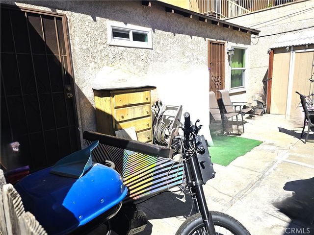 1830 Stanley Avenue, Signal Hill, CA 90755