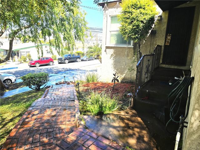 1830 Stanley Avenue, Signal Hill, CA 90755