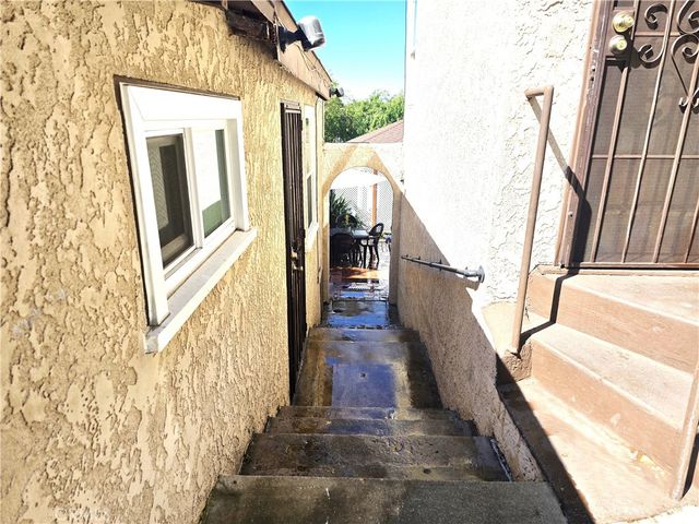 1830 Stanley Avenue, Signal Hill, CA 90755