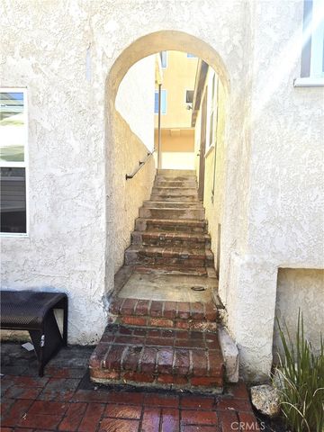 1830 Stanley Avenue, Signal Hill, CA 90755