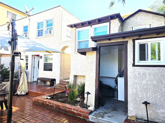 1830 Stanley Avenue, Signal Hill, CA 90755