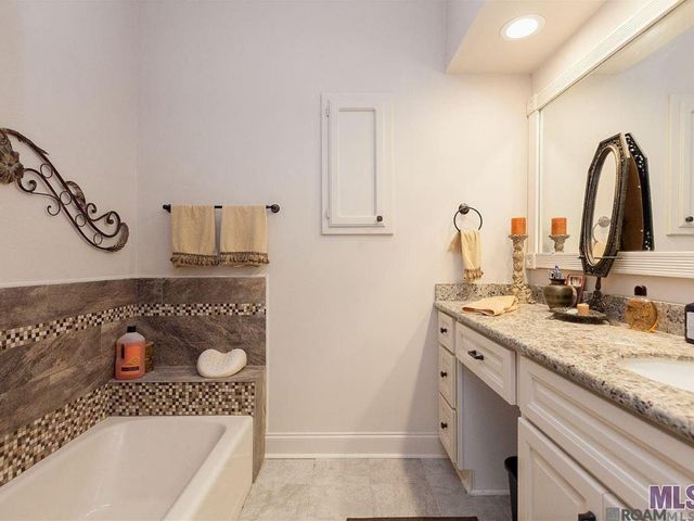 12931 Deerpath Way, Baton Rouge, LA 70816