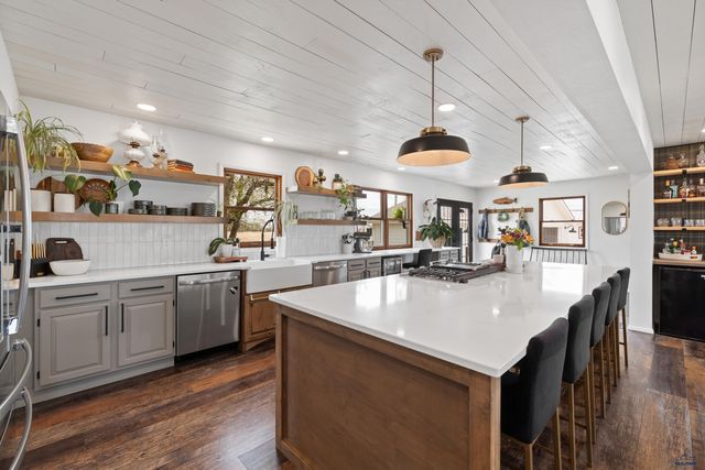 6451 LONG VIEW RD, Rapid City, SD 57703