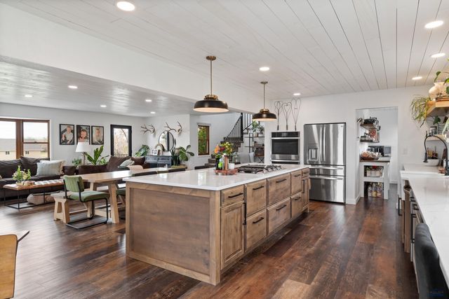 6451 LONG VIEW RD, Rapid City, SD 57703