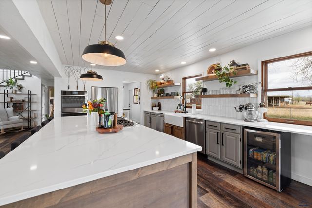 6451 LONG VIEW RD, Rapid City, SD 57703