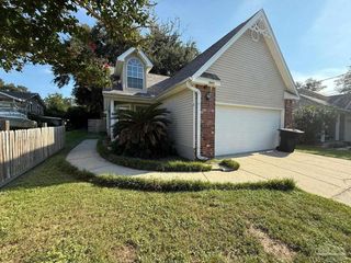 1045 E Maxwell St, Pensacola, FL 32503