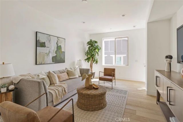 177 E Palm Street, Altadena, CA 91001