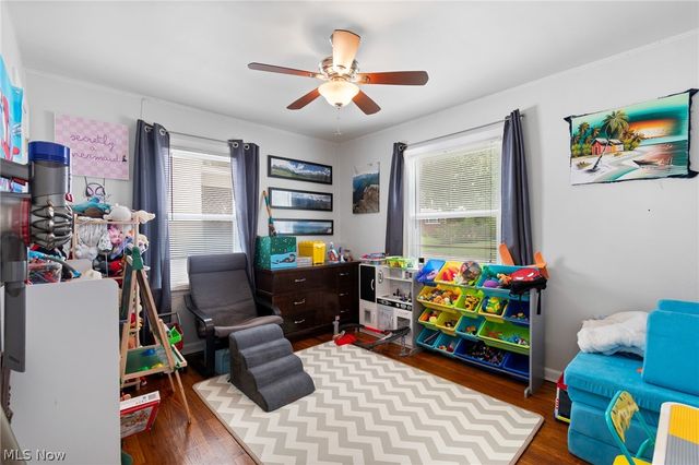1556 Campbell Street, Cuyahoga Falls, OH 44223
