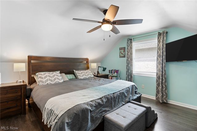 1556 Campbell Street, Cuyahoga Falls, OH 44223