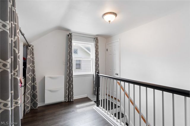 1556 Campbell Street, Cuyahoga Falls, OH 44223