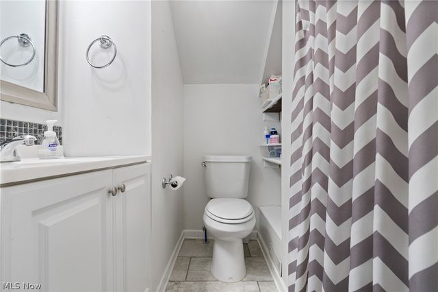 1556 Campbell Street, Cuyahoga Falls, OH 44223