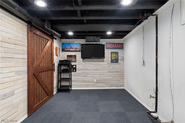 1556 Campbell Street, Cuyahoga Falls, OH 44223