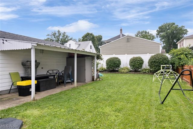 1556 Campbell Street, Cuyahoga Falls, OH 44223