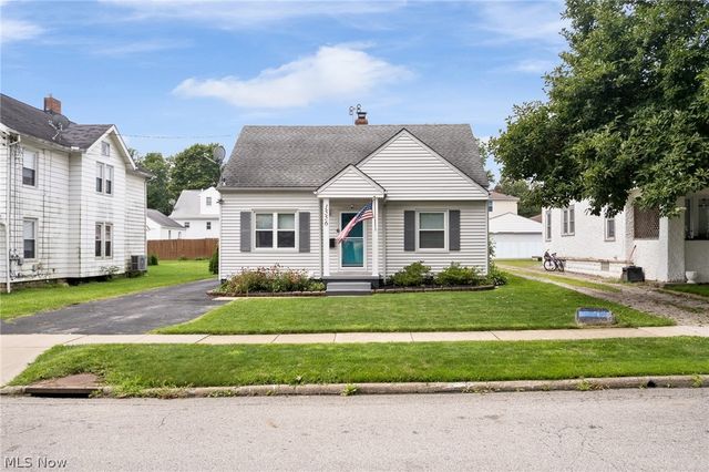 1556 Campbell Street, Cuyahoga Falls, OH 44223