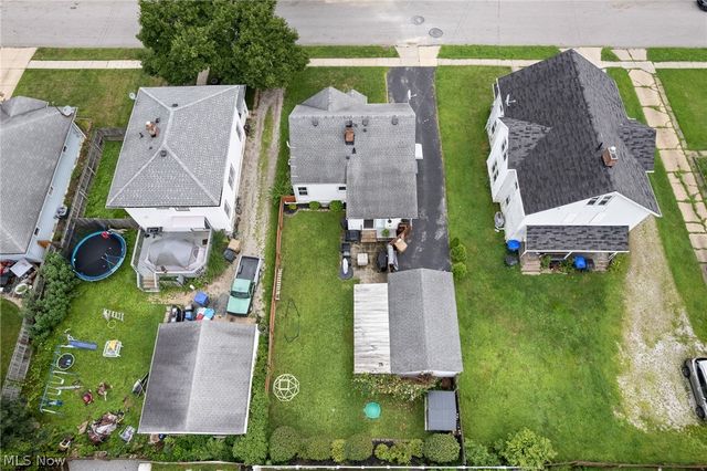 1556 Campbell Street, Cuyahoga Falls, OH 44223