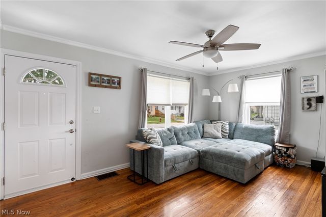 1556 Campbell Street, Cuyahoga Falls, OH 44223