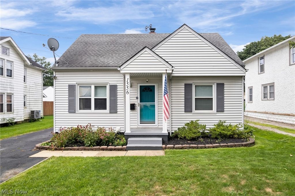 1556 Campbell Street, Cuyahoga Falls, OH 44223