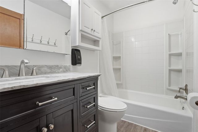 702 Hemlock Dr, Aliquippa, PA 15001